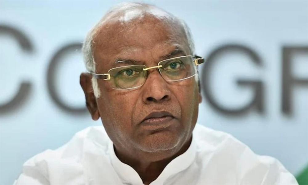 ദലിതർക്ക് രാജ്യത്ത് സ്ഥാനമില്ലെന്ന് ഖാർഗെ; ശുദ്ധികലശ വിവാദം രാജ്യസഭയിൽ