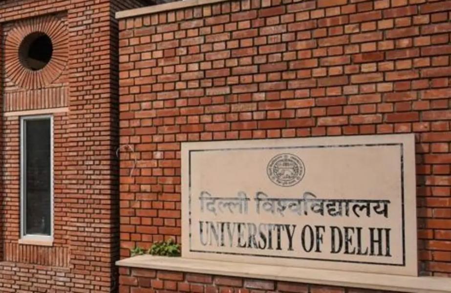 ഡല്ഹി സര്വകലാശാലയില് സംഘര്ഷം; മലയാളി വിദ്യാര്ത്ഥികളടക്കം പൊലീസ്
