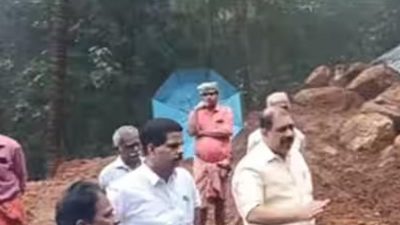 400 കെ വി ലൈന്‍ ടവറിന്റെ നിര്‍മാണം എം എല്‍ എ തടഞ്ഞു