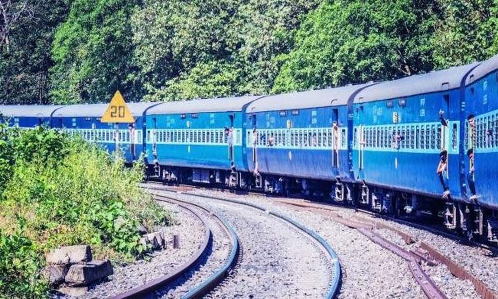 എറണാകുളം യാർഡിൽ അറ്റകുറ്റപ്പണി: മൂന്ന് ട്രെയിനുകൾ കോട്ടയം വഴിയിൽ