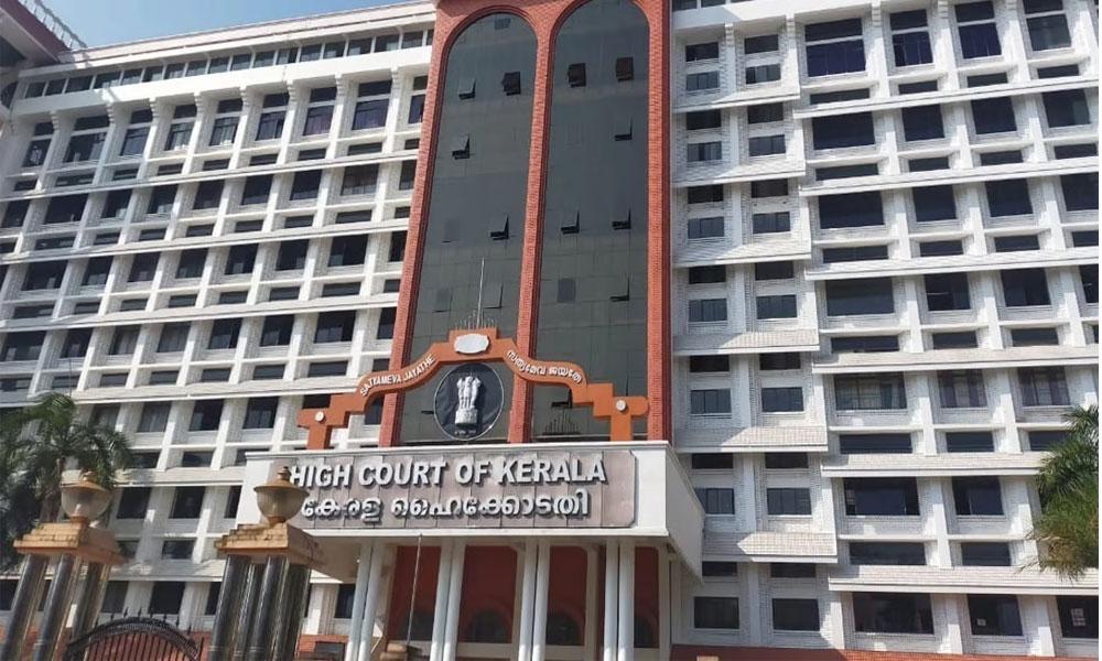 പോളിംഗ്  ഉദ്യോഗസ്ഥരുടെ പോസ്റ്റല്‍ വോട്ട്; ഹരജി ഹൈക്കോടതി തള്ളി