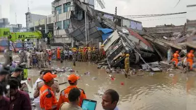 ലക്നോയിൽ മൂന്ന് നില കെട്ടിടം തകർന്ന് വിണ് നാല് മരണം; നിരവധി പേർ കുടുങ്ങിക്കിടക്കുന്നു