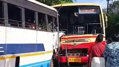 തിരുവനന്തപുരത്ത് കെ എസ് ആര്‍ ടി സി ബസുകള്‍ തമ്മില്‍ കൂട്ടിയിടിച്ചു; 10 പേര്‍ക്ക് പരുക്ക്