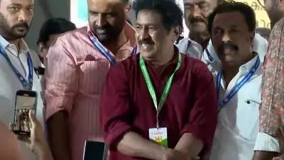 അഭ്യൂഹങ്ങള്‍ക്കിടെ പ്രേംകുമാര്‍ കോണ്‍ഗ്രസ് വേദിയില്‍