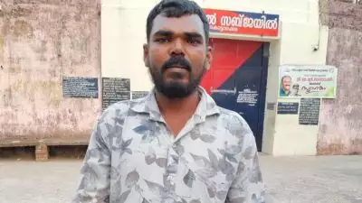 മാല പൊട്ടിച്ച് 'പമ്പ കടക്കാന്‍' ശ്രമം; ആറ്റില്‍ ചാടി പിടിച്ച് ആറന്‍മുള പോലീസ്