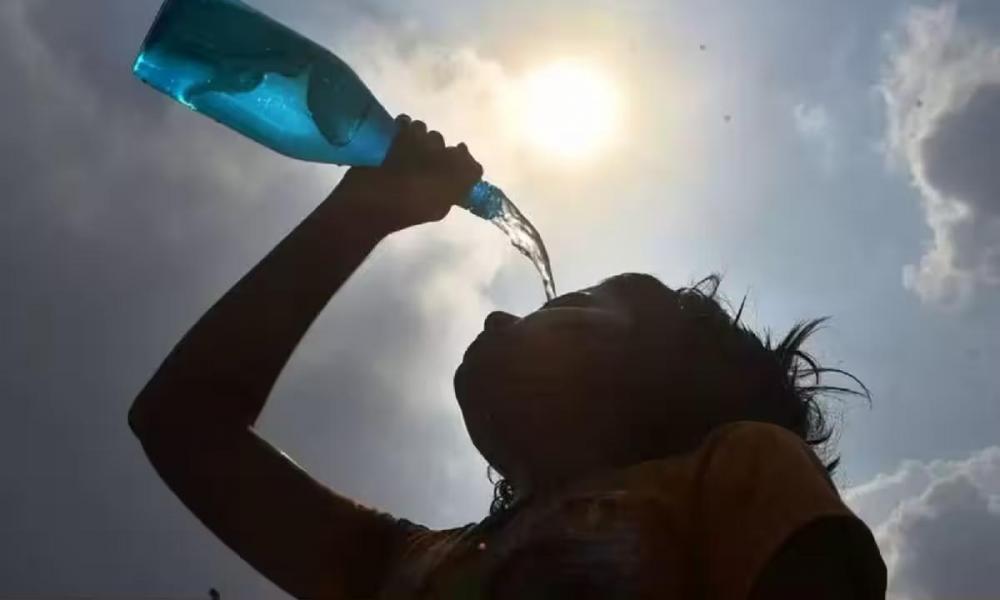 വെന്തുരുകി കേരളം; ഇടുക്കി, വയനാട് ഒഴികെയുള്ള ജില്ലകളില്‍ ഇന്ന് മഞ്ഞ ജാഗ്രത