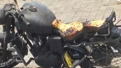 കനത്ത ചൂട്; കൊച്ചിയില്‍ ബൈക്കിന്റെ സീറ്റ് കത്തിനശിച്ചു