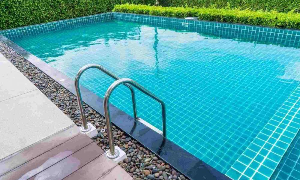 ഇറാനിയന്‍ വിദ്യാര്‍ഥിനിക്ക് കേരള സര്‍വ്വകലാശാലയുടെ 
നീന്തല്‍കുളം ഉപയോഗിക്കാന്‍ അവകാശമുണ്ടെന്ന് മനുഷ്യാവകാശ കമ്മീഷന്‍