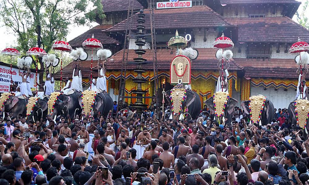 വെടിക്കെട്ട് ഒഴിവാക്കി ആഘോഷങ്ങള്‍ കുറച്ച് തൃശൂര്‍ പൂരം നടത്താന്‍ തീരുമാനം; കുടമാറ്റം പേരിന് മാത്രം