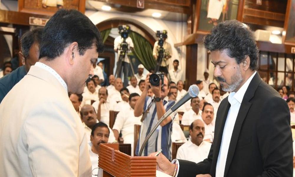 തമിഴ്‌നാട് നിയമസഭ: എംഎല്‍എമാരുടെ സത്യപ്രതിജ്ഞ നടന്നു; സഭാനടപടികള്‍ക്ക് തുടക്കം