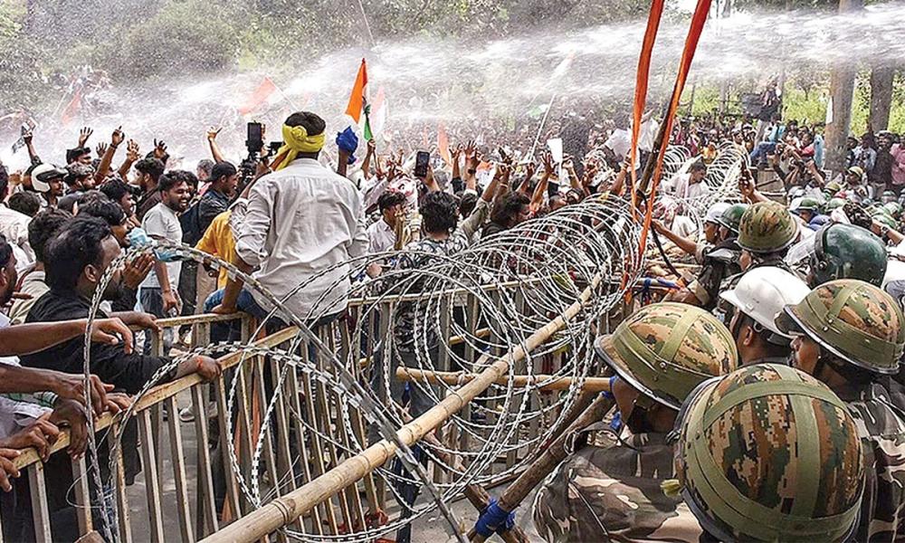 ഝാർഖണ്ഡ് പരീക്ഷാ ക്രമക്കേട്: വിദ്യാർഥി മാർച്ചിന് നേരെ ലാത്തിച്ചാർജ്, ജലപീരങ്കി