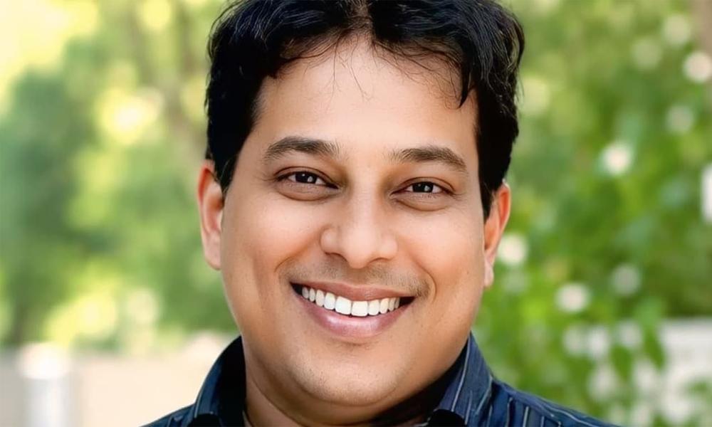 മിനിലോറിയിൽ നിന്ന് ഇരുമ്പ് പൈപ്പുകൾ വീണ് ബൈക്ക് യാത്രികൻ മരിച്ചു