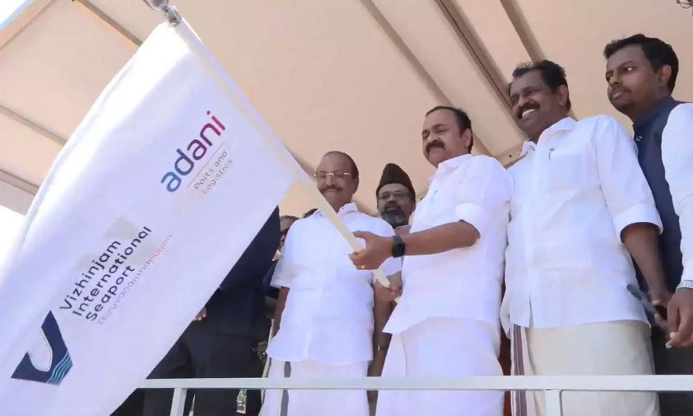 വിഴിഞ്ഞത്ത് സമ്പൂർണ ഇറക്കുമതി-കയറ്റുമതി പ്രവർത്തനങ്ങൾക്ക് തുടക്കം