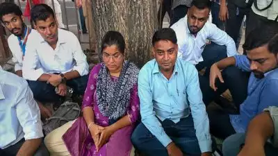 ഐ ഐ ടി ബോംബെ വിദ്യാര്‍ത്ഥിയുടെ ആത്മഹത്യ; മാതാപിതാക്കള്‍ നിരാഹാര സമരത്തില്‍