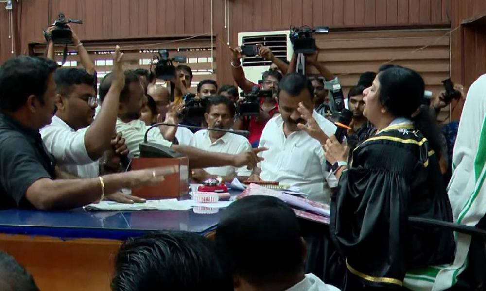കായികോത്സവ വേദി തകർച്ച: തൃശൂർ കോർപ്പറേഷനിൽ വാക്കേറ്റം